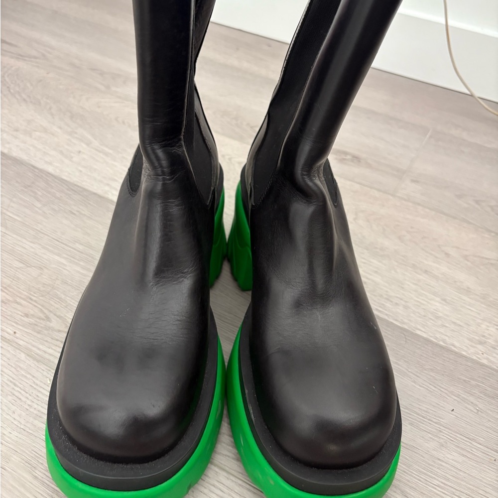 Bottega Veneta Black and Green Heeled Boots